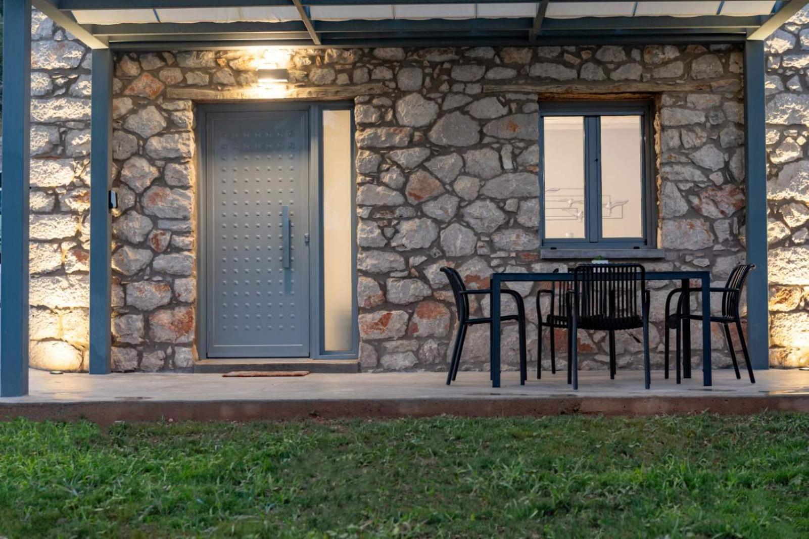 Vivari Stone House Exterior photo